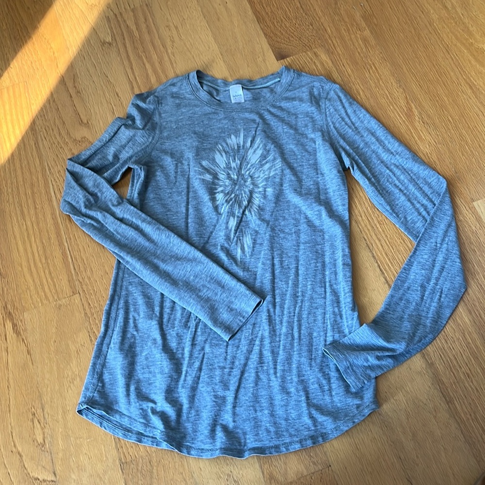 Ivivva gray long sleeve top size 12